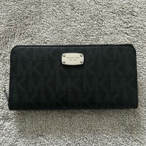 Michael Kors Continental Monogram Wallet